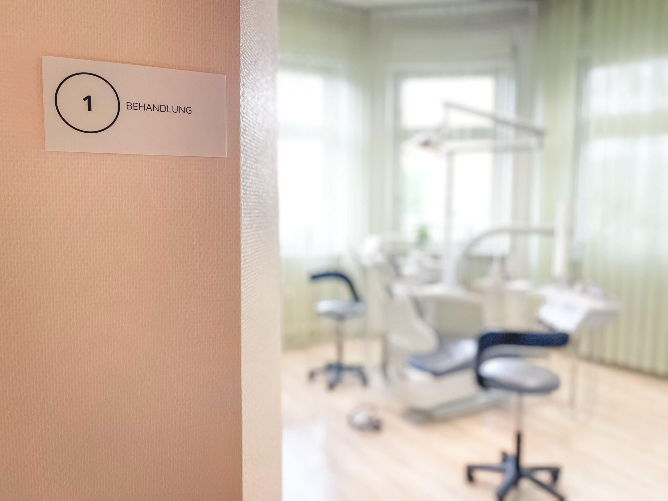 Behandlungszimmer Zahnarzt